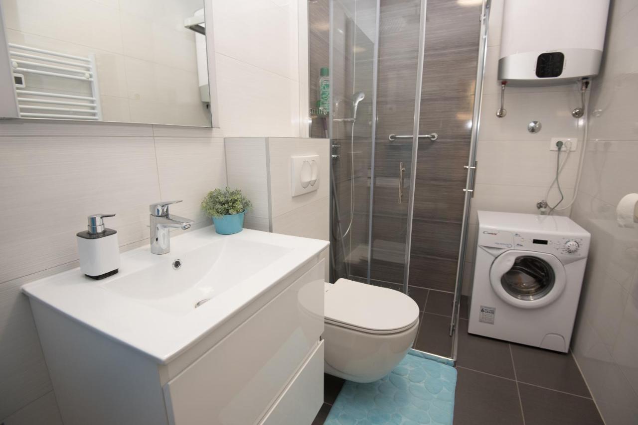 Luxury Studio Apartment Honeymoon Split Exteriör bild