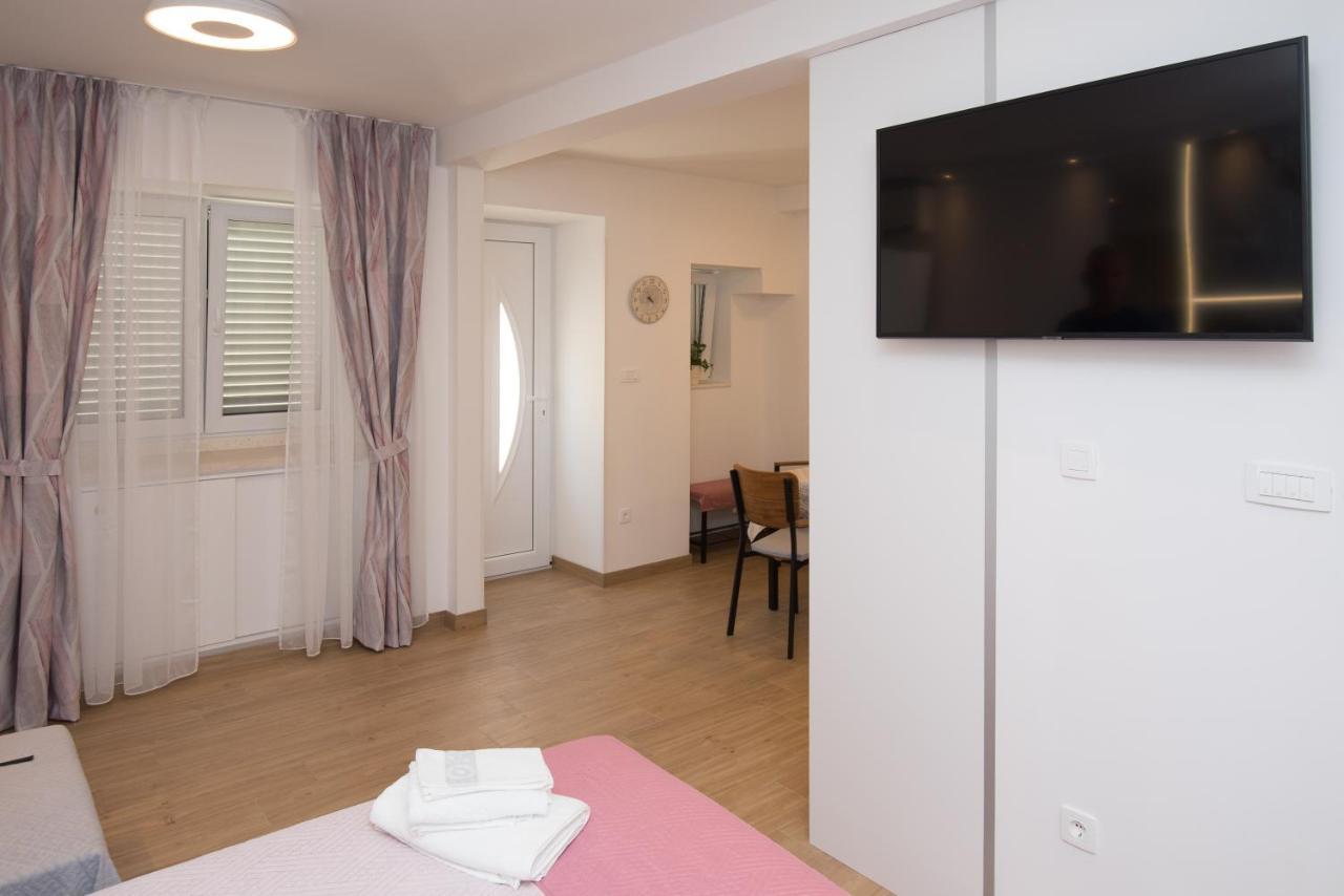 Luxury Studio Apartment Honeymoon Split Exteriör bild